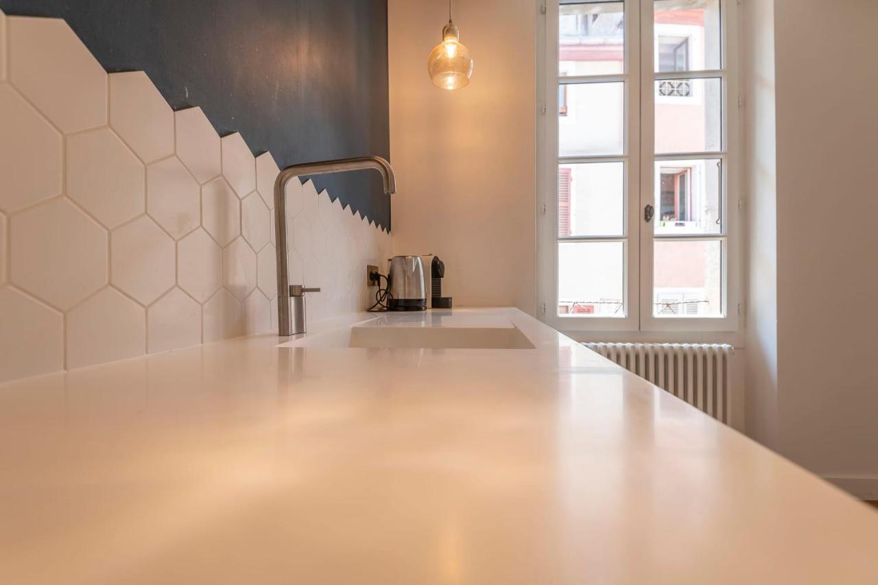 Spacious Apartment Rated 4 Stars In The Heart Of The Old Town Аннесі Екстер'єр фото